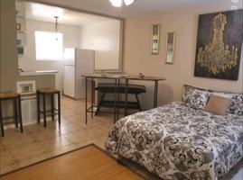 featured image of 911 Riviera St