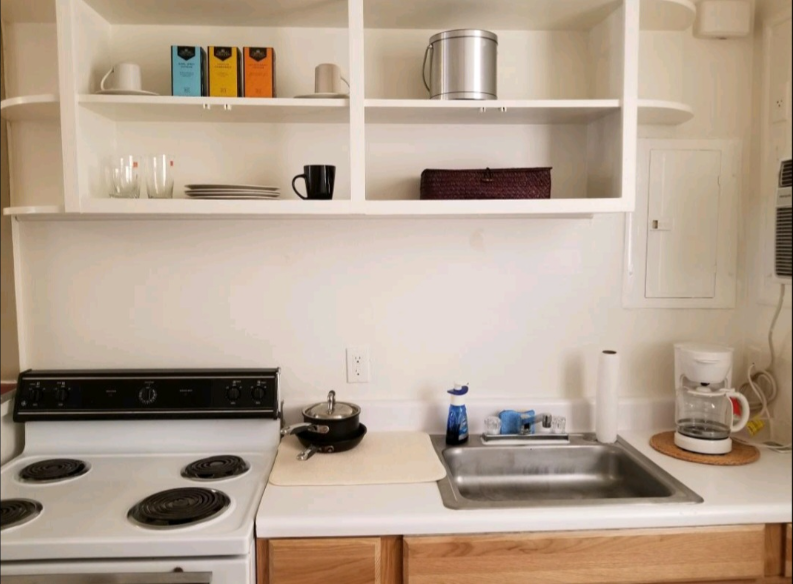 911 Riviera St - Photo 6 of 17