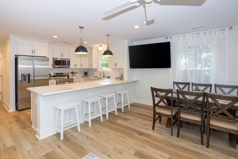 705 Brooks Aly - Photo 3 of 12
