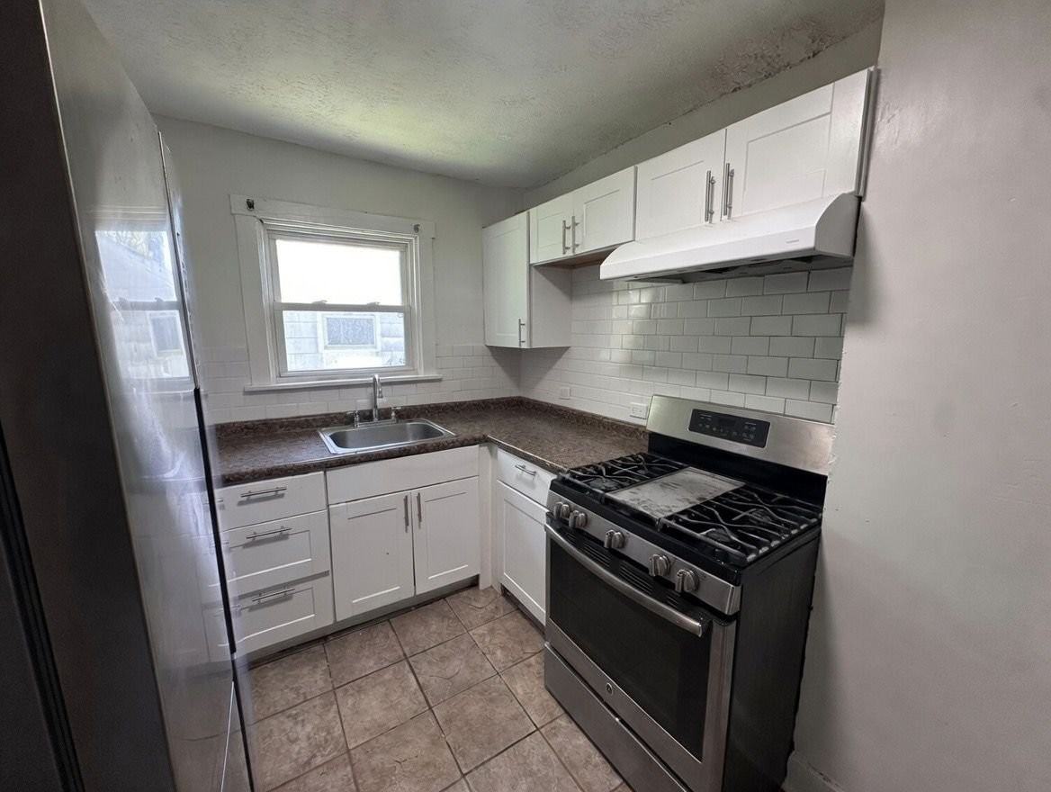 806 Marvin Ave - Photo 2 of 12