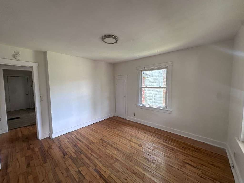806 Marvin Ave - Photo 5 of 12