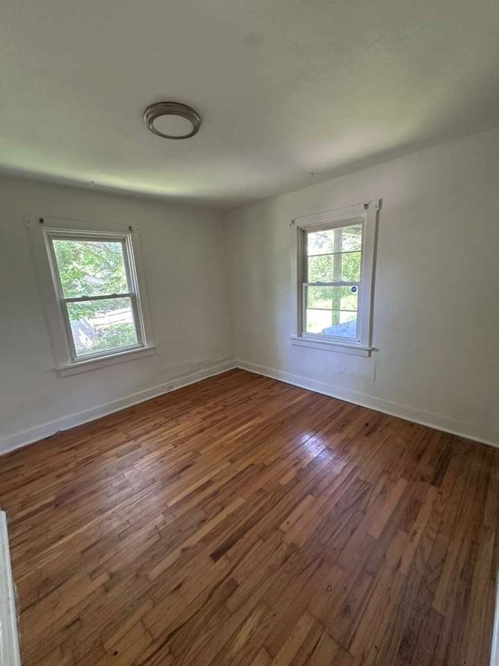 806 Marvin Ave - Photo 7 of 12