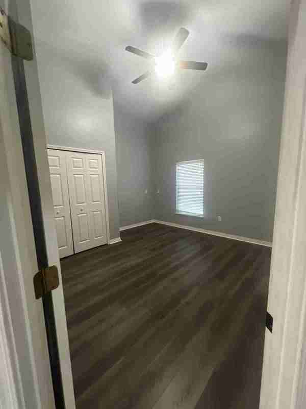 14426 Lake Price Dr - Photo 4 of 10