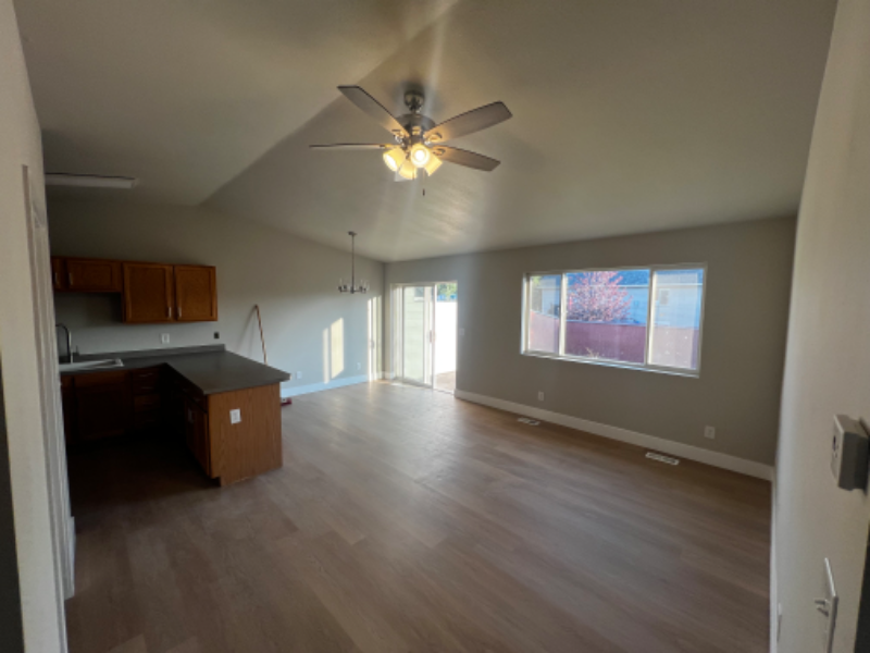 2141 Teal Dr - Photo 3 of 8