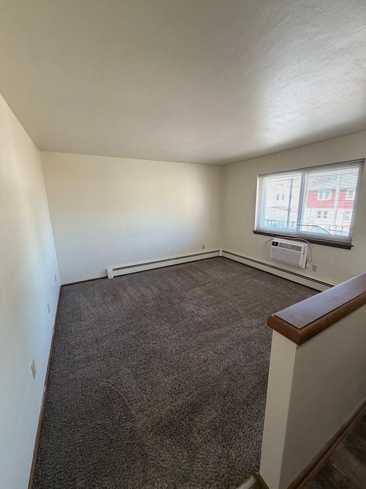 8111 W Lincoln Ave #6 - Photo 4 of 6