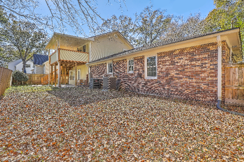 1152 Bradford Ave - Photo 5 of 19