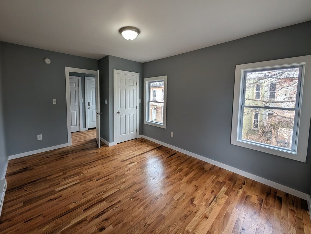 510-512 Columbia Street - 512 Upper #512UPPER - Photo 3 of 5