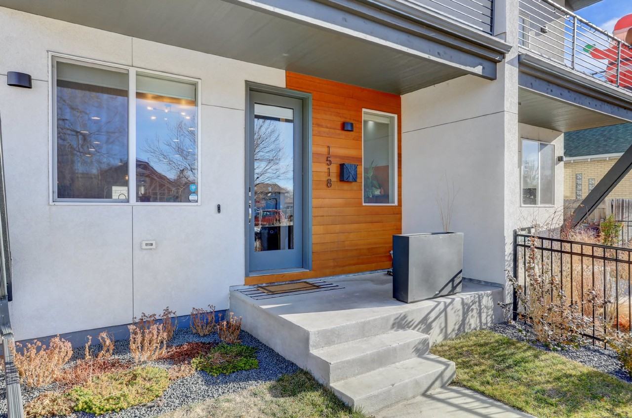 1518 Newton St - Photo 2 of 50