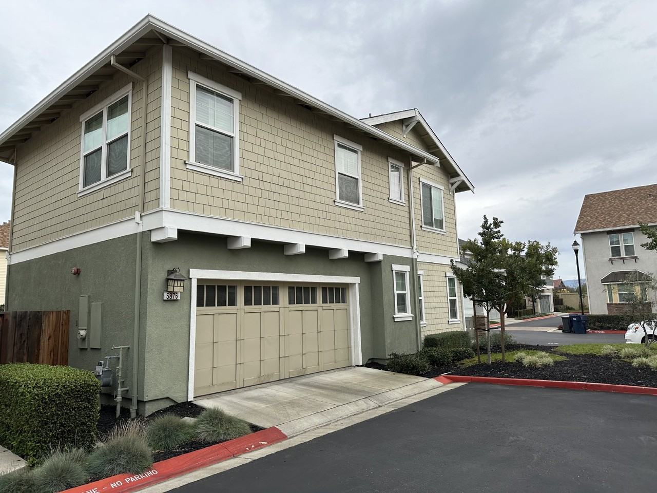 5876 Flora Cmn - Photo 2 of 32