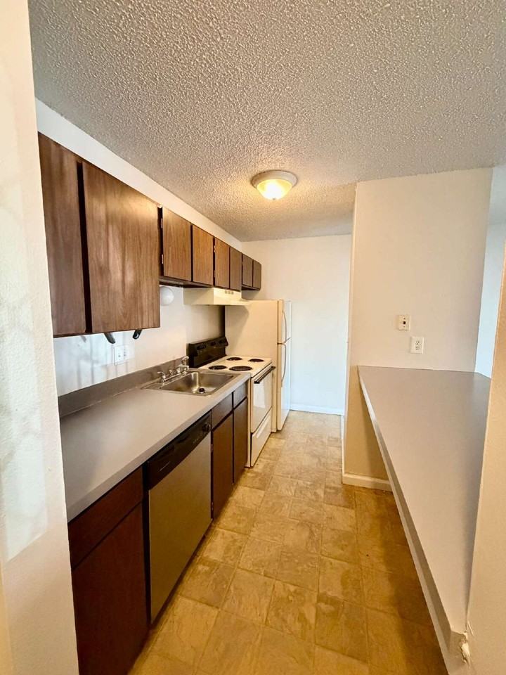 13335 Se Powell Blvd #02 - Photo 5 of 8