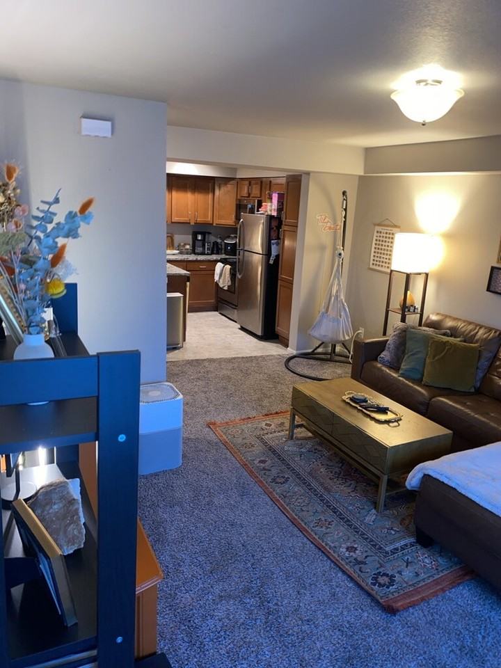 70 W Layton Ave Apt B - Photo 2 of 10
