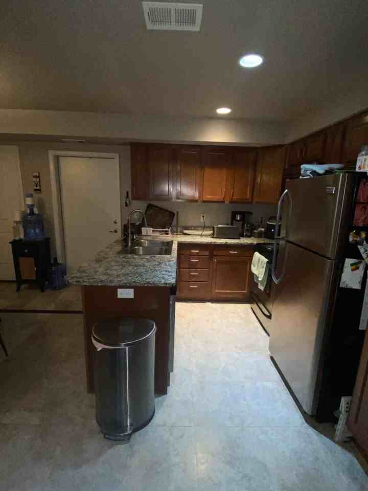 70 W Layton Ave Apt B - Photo 5 of 10