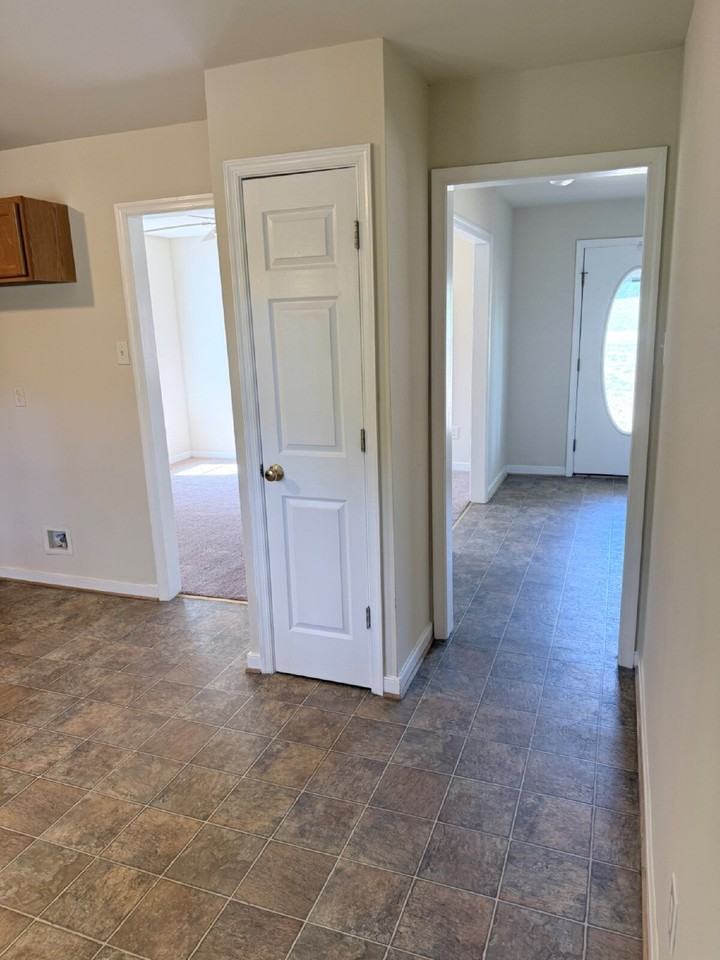 5201 Hallmark Dr - Photo 4 of 18