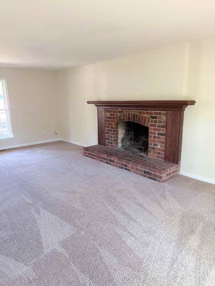 5201 Hallmark Dr - Photo 5 of 18