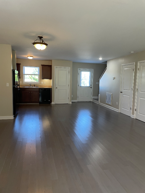 305 2nd St #311 - Photo 3 of 14