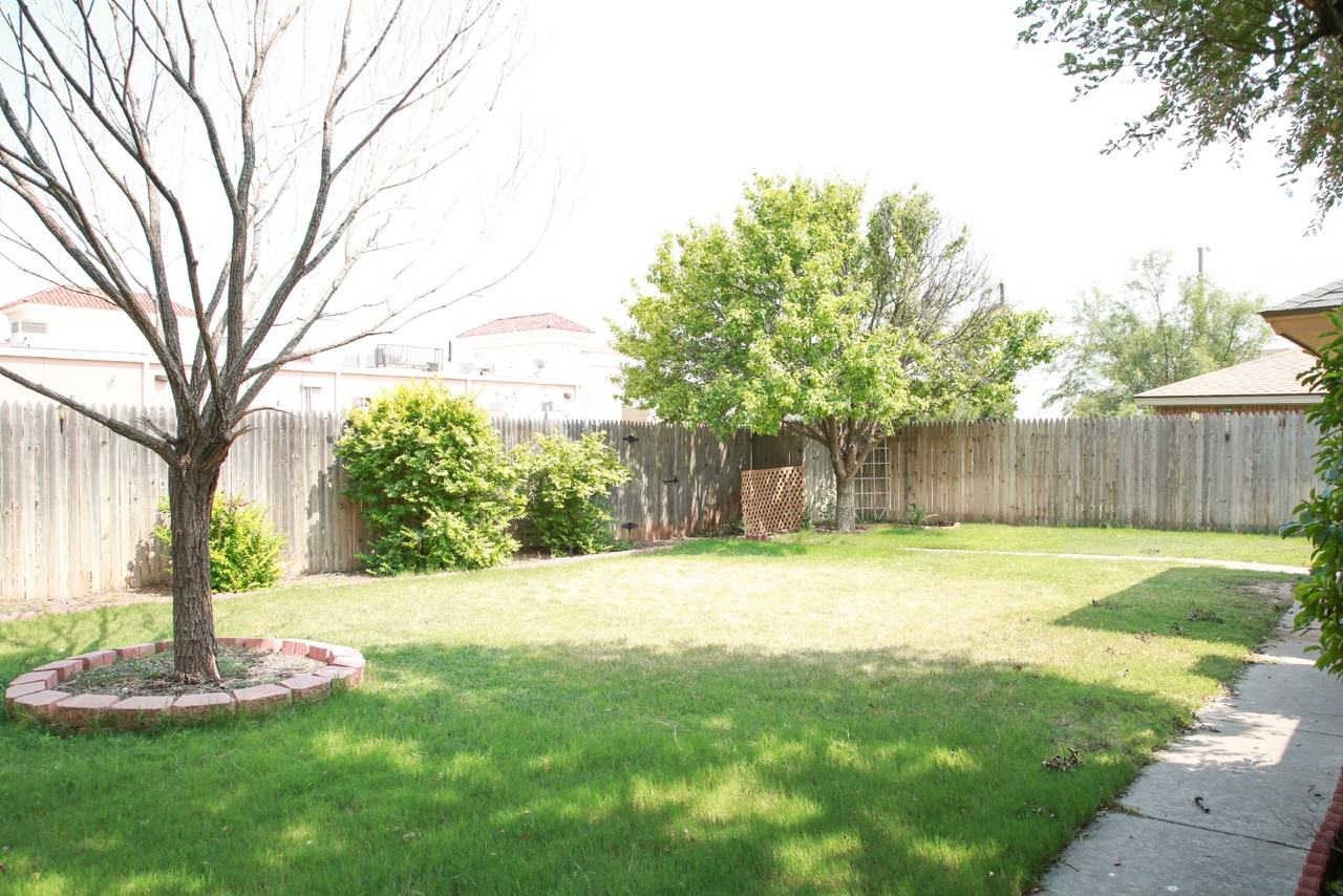 9705 Abbeville Ave - Photo 2 of 17