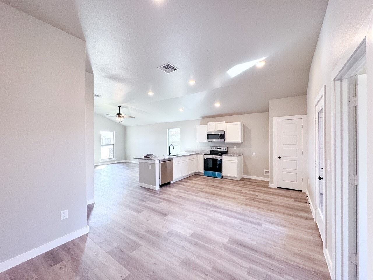 6932 10th St - Photo 6 of 14
