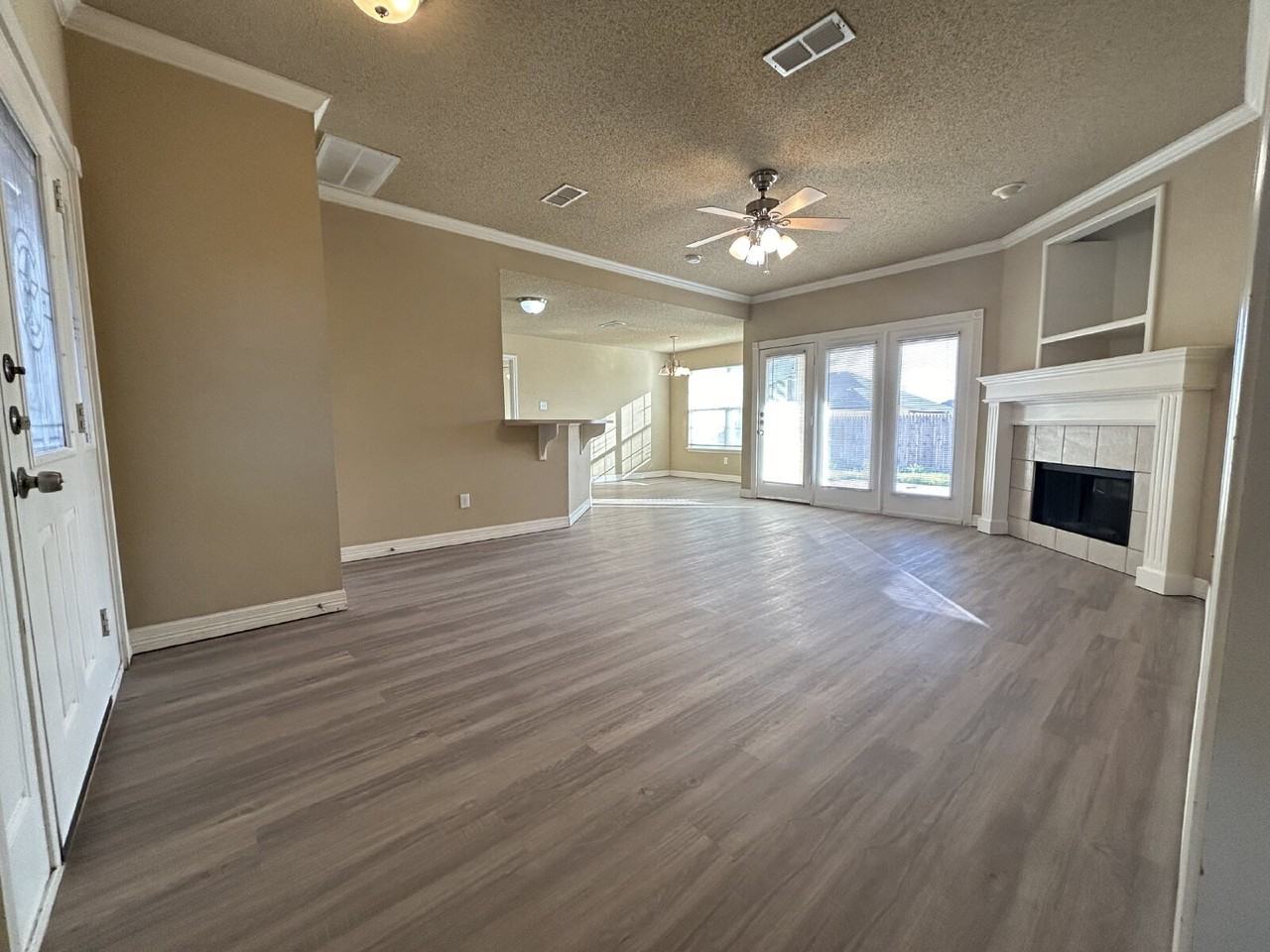 6909 9th St - Photo 2 of 13
