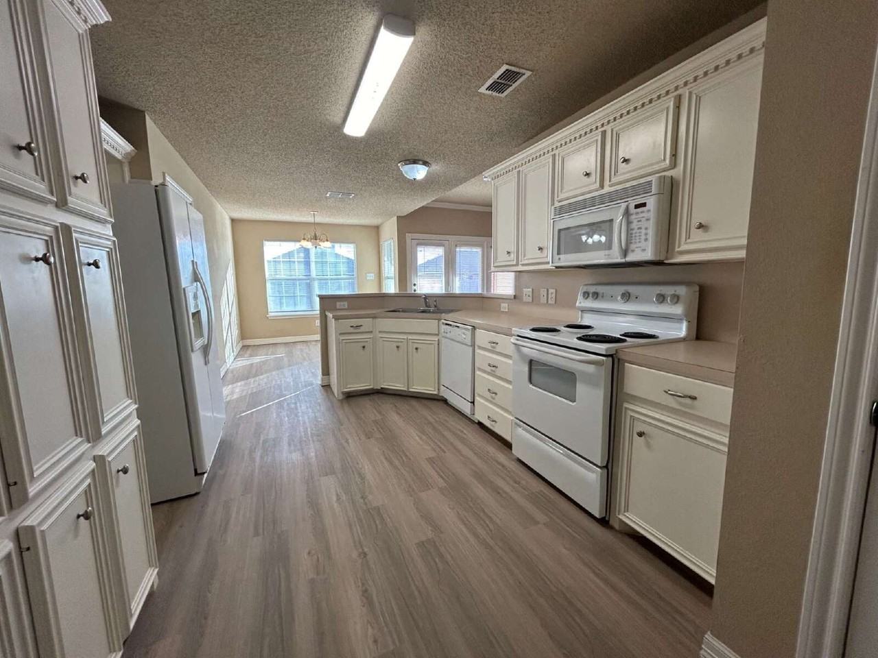 6909 9th St - Photo 3 of 13