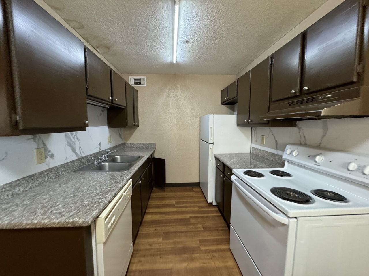 226 Cherry St - Photo 4 of 7