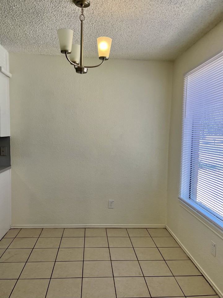 9610 Elmwood Ave - Photo 4 of 13