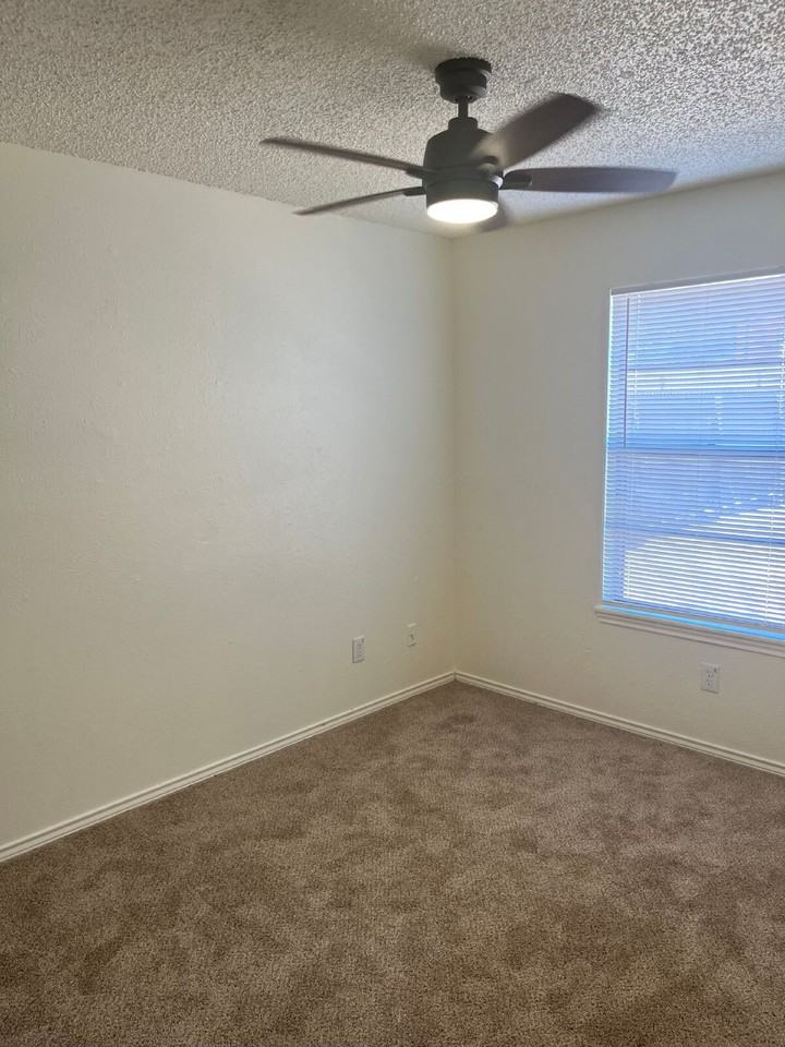 9610 Elmwood Ave - Photo 6 of 13