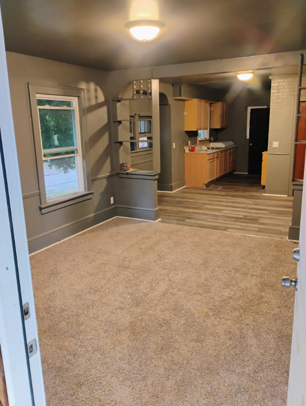 1414 Maple Ave - Photo 2 of 10