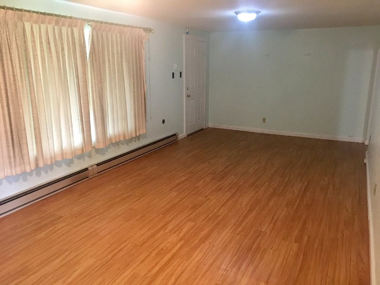 1359 Hayes St - Photo 2 of 11