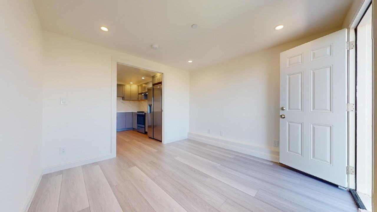 150 Frankfort St - Photo 7 of 40
