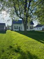 featured image of 122 S Frankfort St