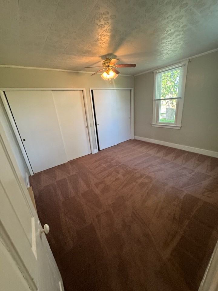 122 S Frankfort St - Photo 6 of 7