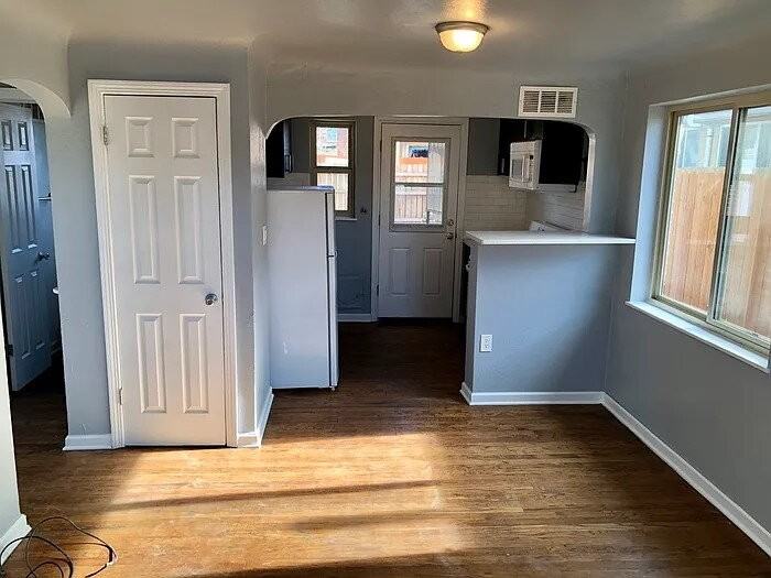 3230 N Saint Paul St - Photo 3 of 13