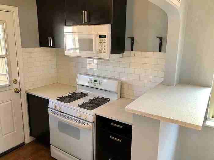 3230 N Saint Paul St - Photo 6 of 13