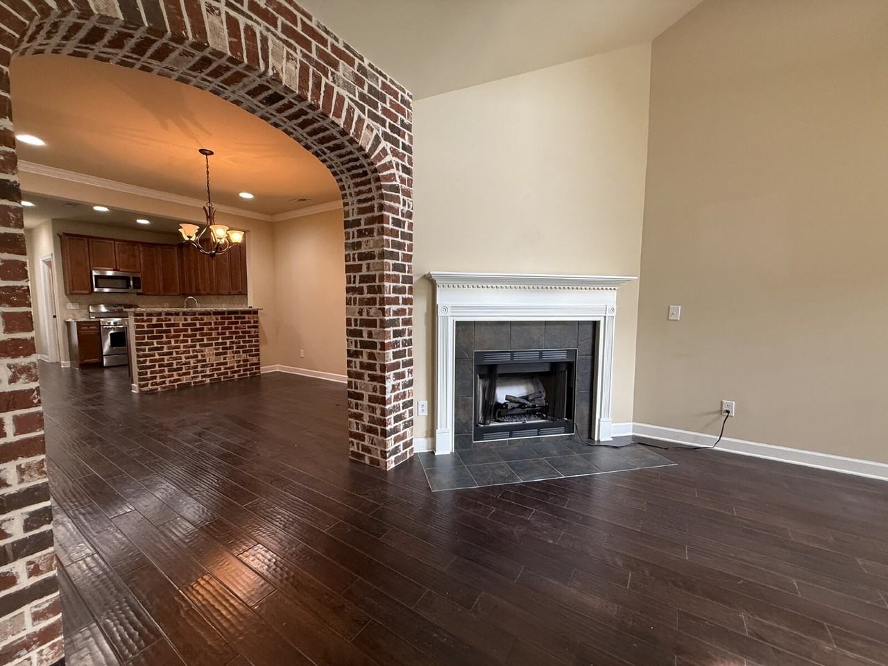 1012 Scarlet Woods - Photo 4 of 23