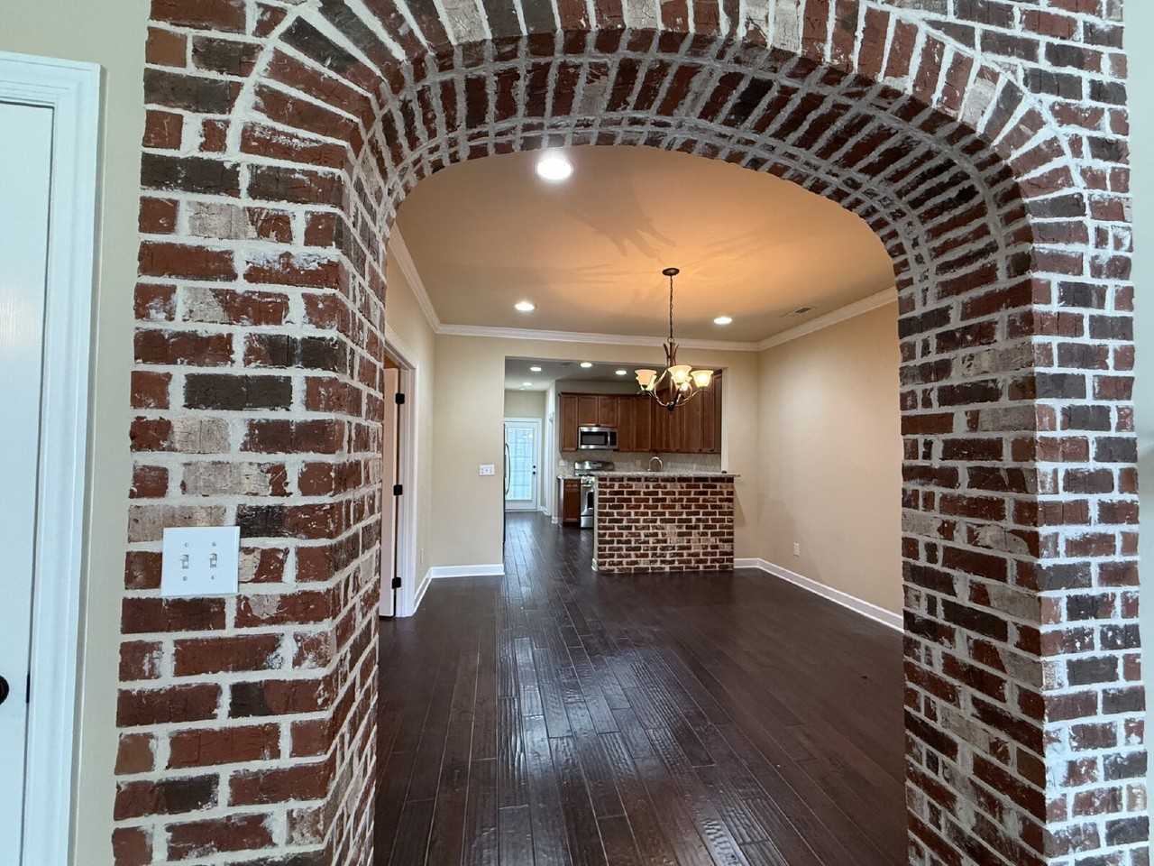 1012 Scarlet Woods - Photo 5 of 23
