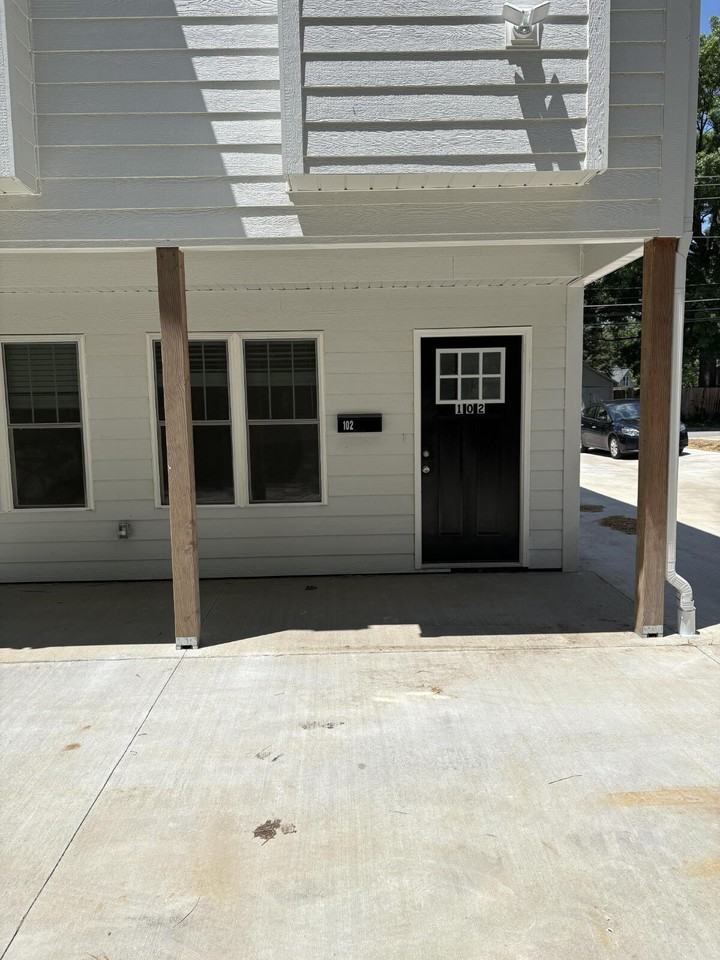 708 N William St #102 - Photo 3 of 19