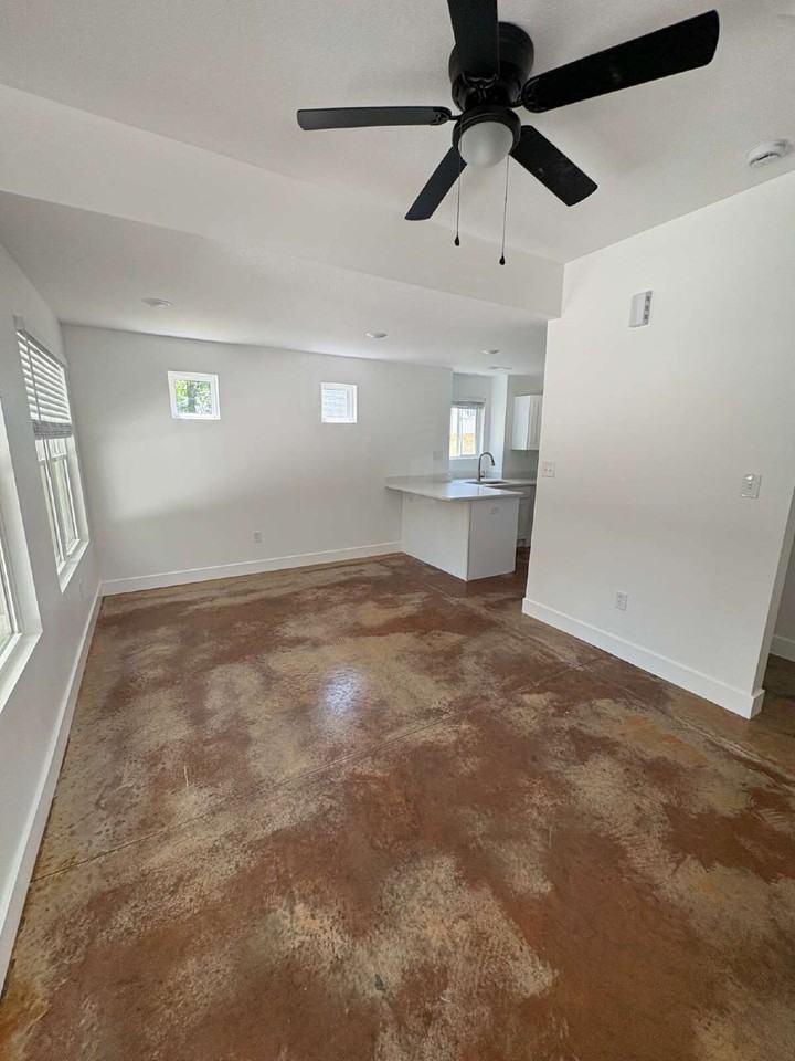 708 N William St #102 - Photo 4 of 19