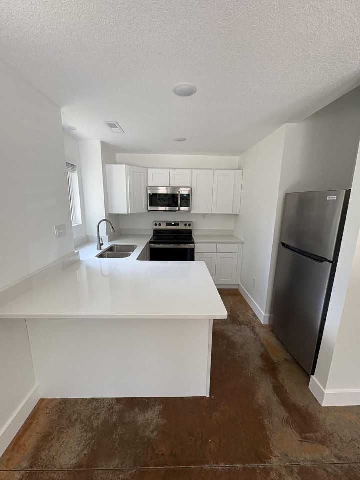 708 N William St #102 - Photo 7 of 19