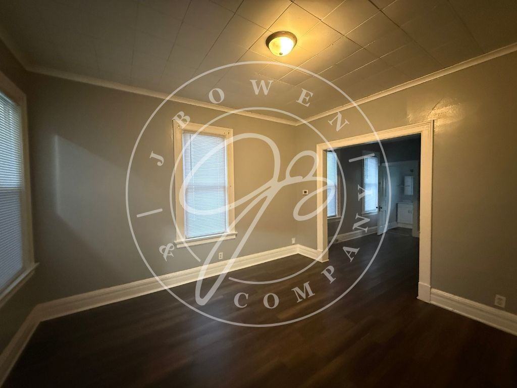 346 Parker Ave - Photo 2 of 9