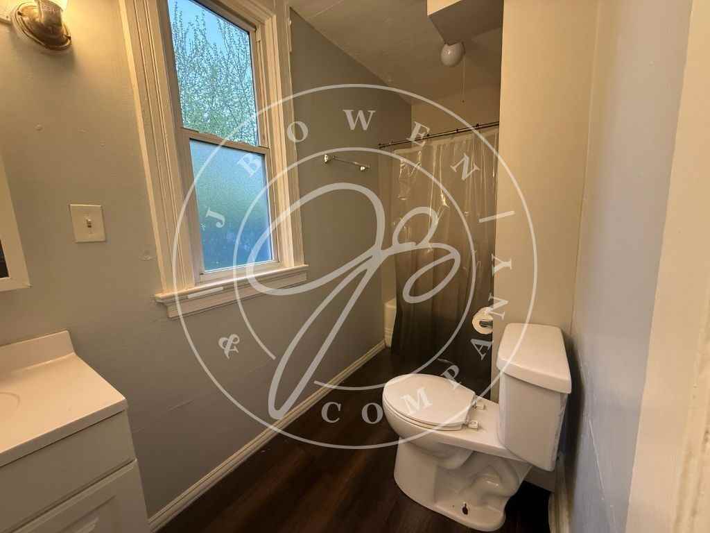 346 Parker Ave - Photo 3 of 9