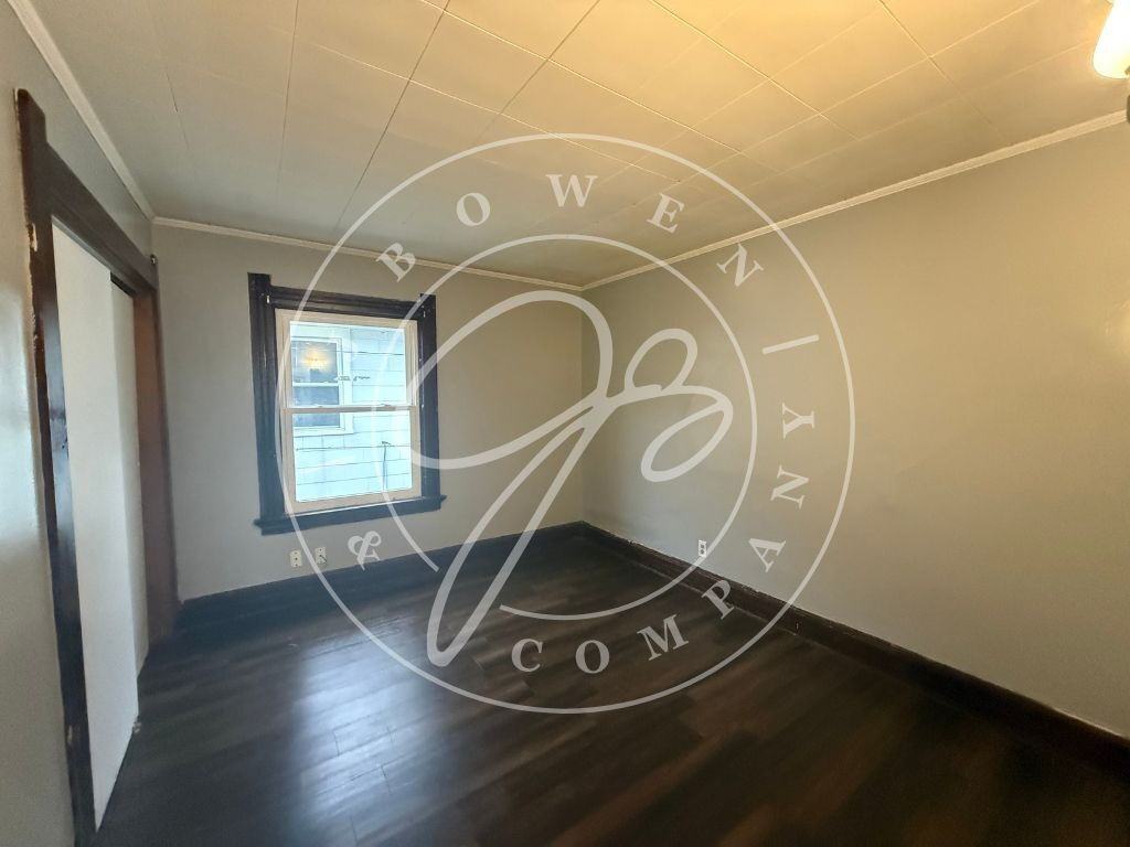 346 Parker Ave - Photo 6 of 9
