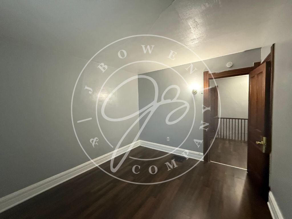 346 Parker Ave - Photo 7 of 9