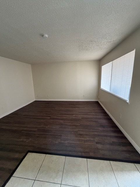 3044 N Fruit Ave - Photo 2 of 5