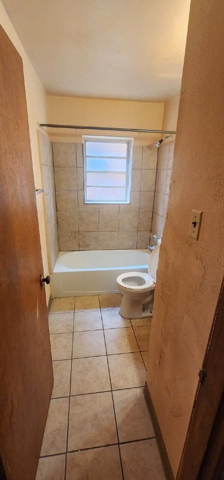 5803 Devonshire Ave - Photo 3 of 7