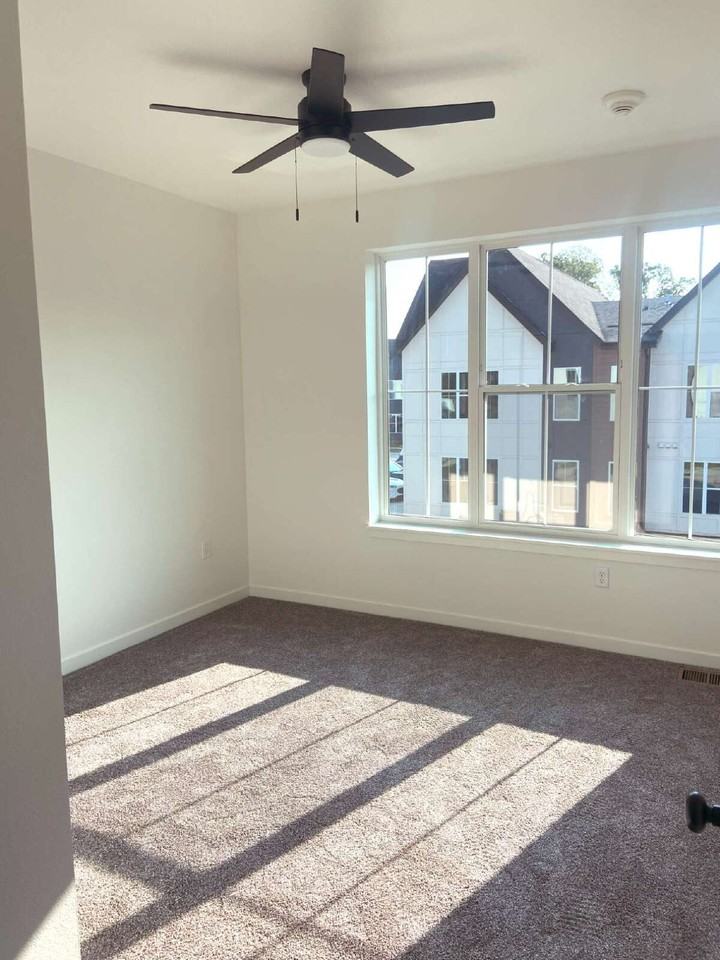 3138 Indianola Ave #104 - Photo 5 of 10