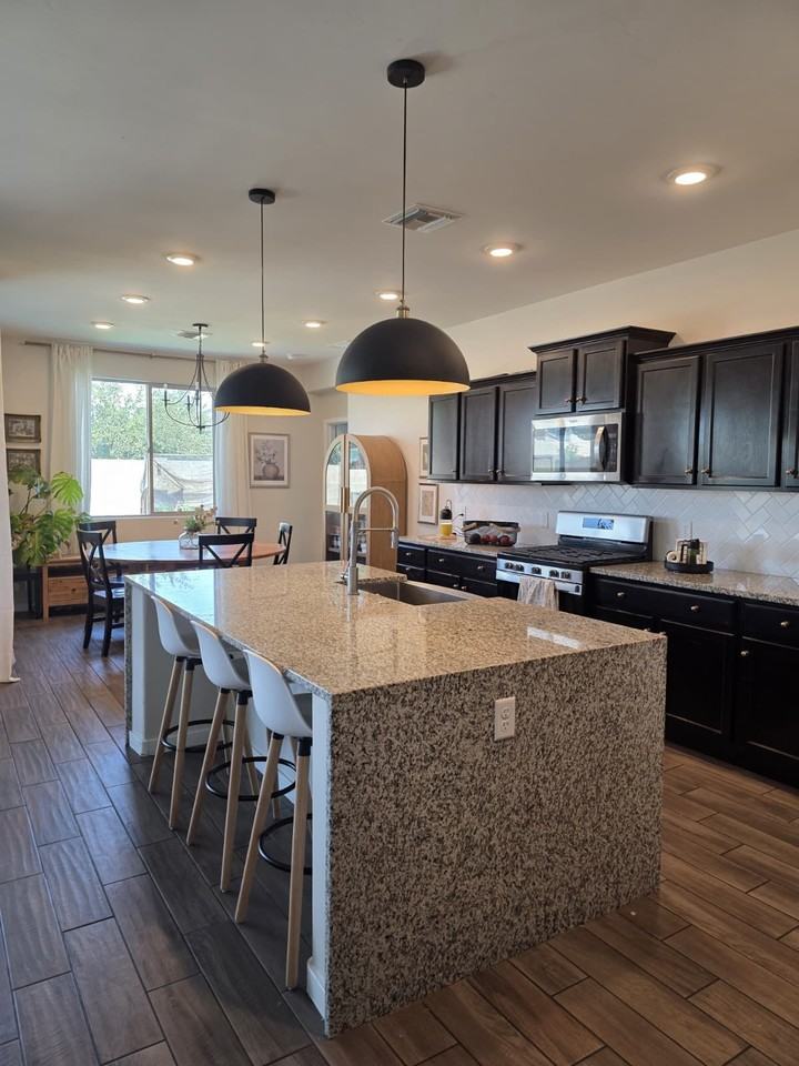 10179 S Orion Ave - Photo 3 of 50