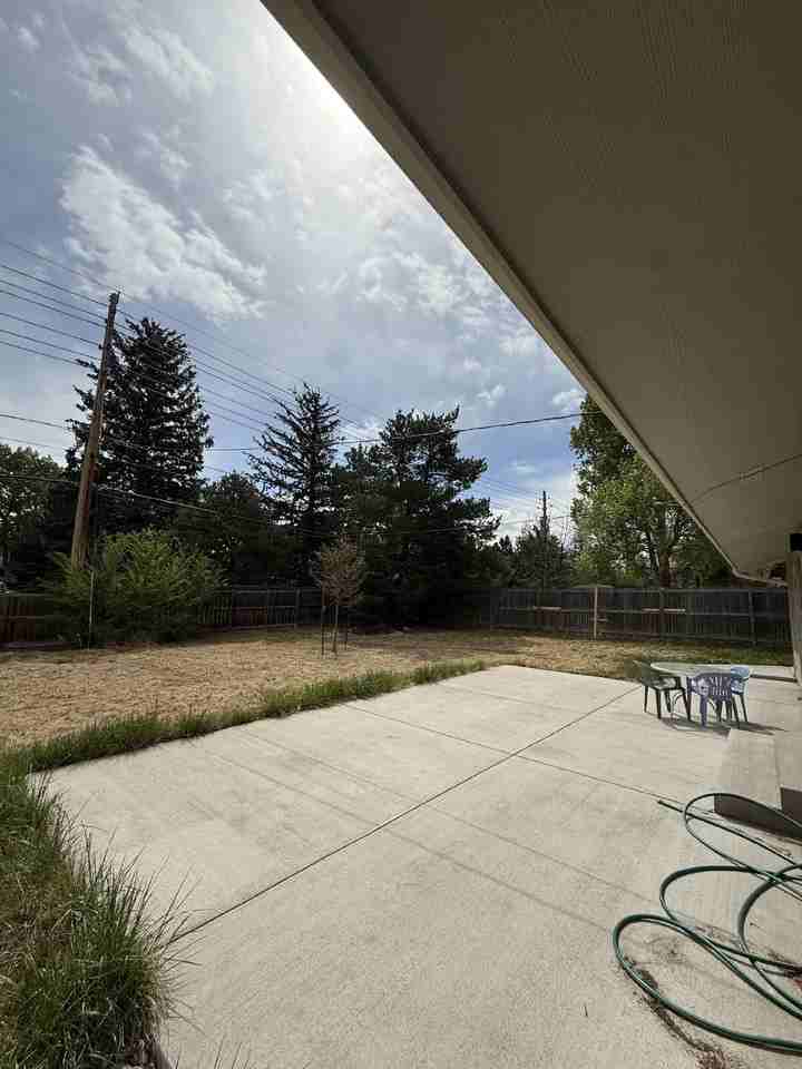 730 34th St - Photo 4 of 26