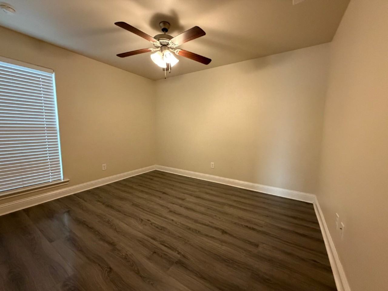 9706 Ross Ave - Photo 7 of 16
