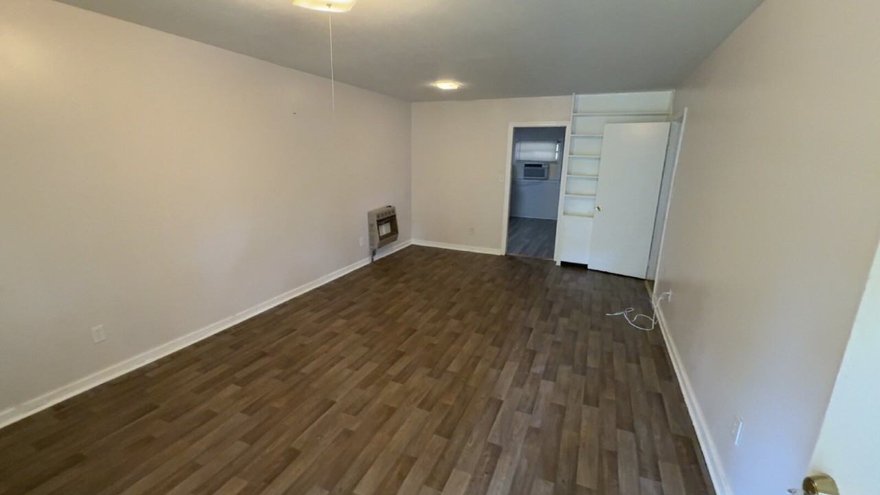 3970 Council Cir - Photo 3 of 13