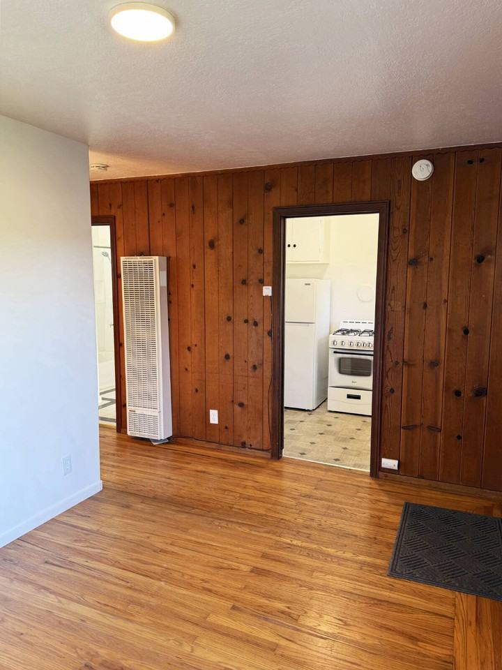 887 Lorna Dr - Photo 7 of 19